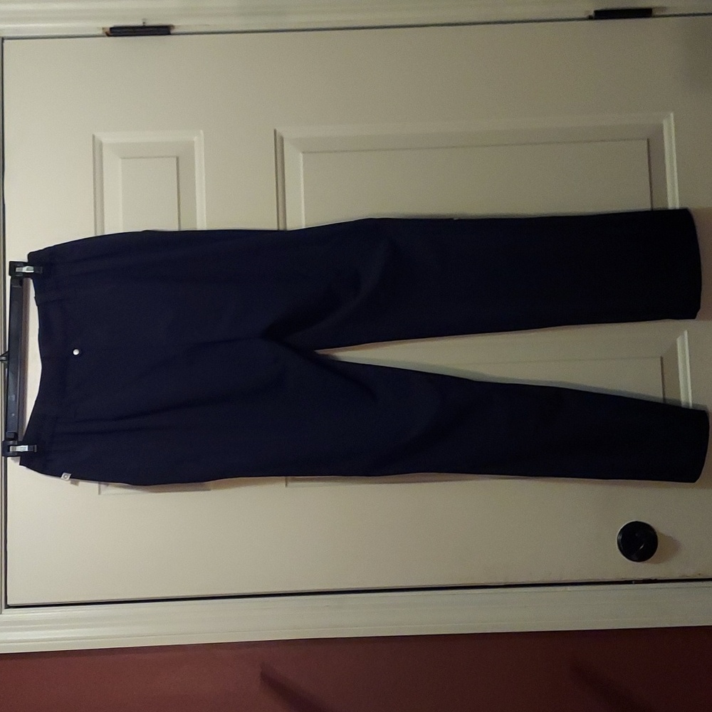 Zenergy By Chico's Lightweight Athleisure Pants - Picture 7 of 7